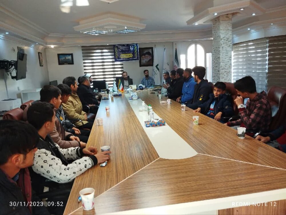 نشست صمیمی مدیر کل ستاد اجرایی فرمان امام (ره) اردبیل با اعضای خانه احسان محله آزادگان پارش آباد نشست صمیمی مدیر کل ستاد اجرایی فرمان امام (ره) اردبیل با اعضای خانه احسان محله آزادگان پارش آباد