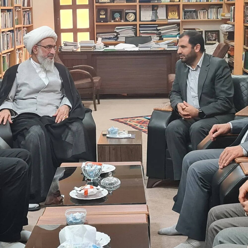 دیدار مدیرکل ستاد استان با آیت اله صفایی بوشهری نماینده ولی فقیه در استان و امام جمعه بوشهر