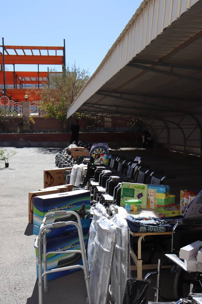 توزیع ۲۶۸ قلم تجهیزات توانبخشی به معلولان خراسان جنوبی