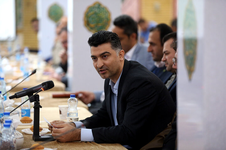 نشست صمیمی کارکنان بنیاد برکت با رئیس ستاد اجرایی فرمان امام