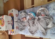 اهدای بسته های لبخند مادری به خانواده سه‌ قلوهای سمنانی