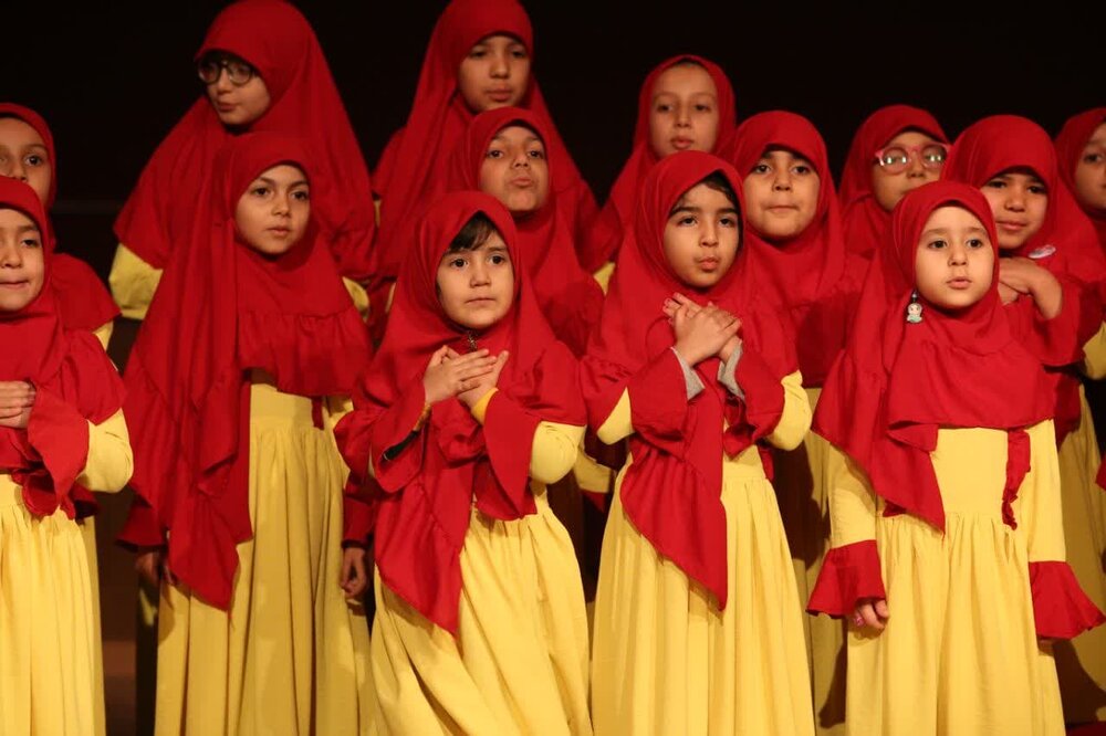 برگزاری همایش بزرگ نشان افتخار مادری و پویش ملی لبخند احسان در آستانه