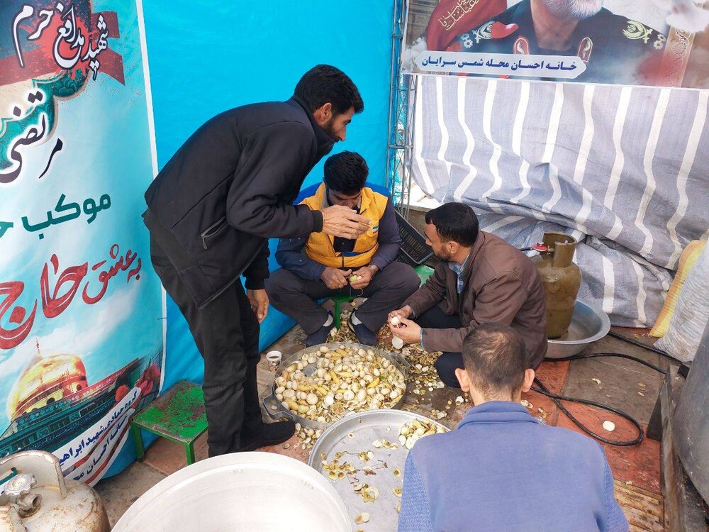 اعزام خادمین موکب "به عشق حاج قاسم " از شهرستان سرایان به کرمان