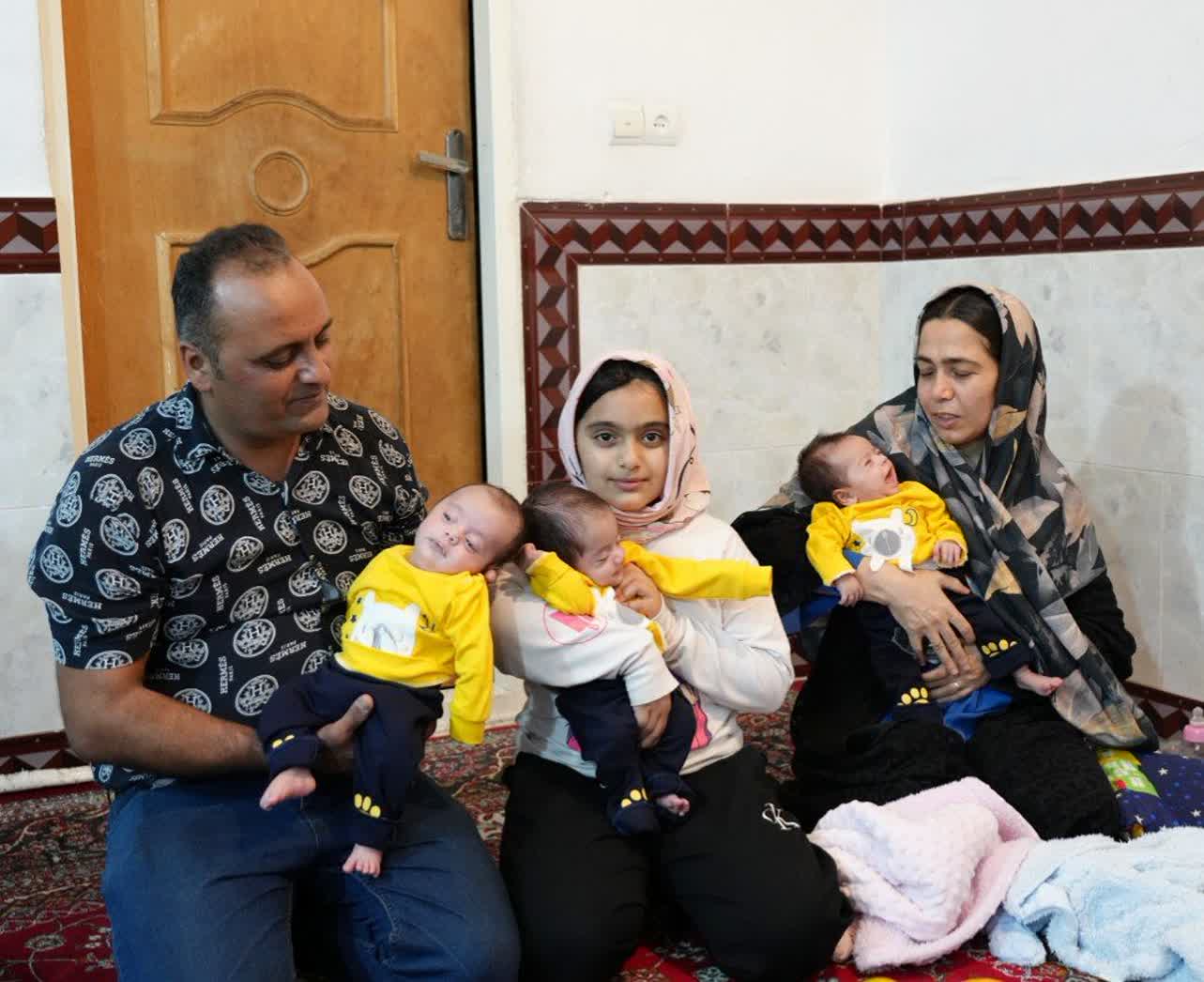 اهدای بسته «لبخند مادری» به خانواده دارای فرزند سه قلو لرستانی