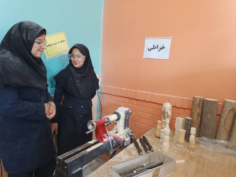 آغاز به فعالیت مدرسه تولید و مهارت قرارگاه عدالت آموزشی و تربیتی بنیاد احسان در باغستان فردوس