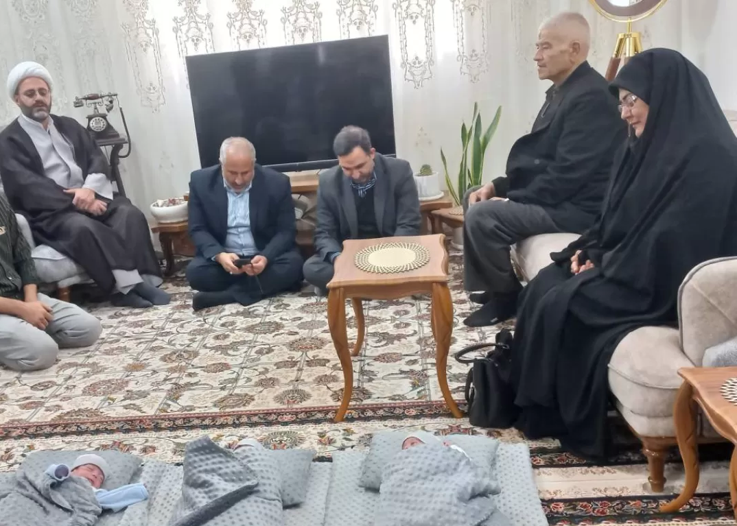 بسته لبخند مادری به ۱۹ خانواده لرستانی اهدا شد