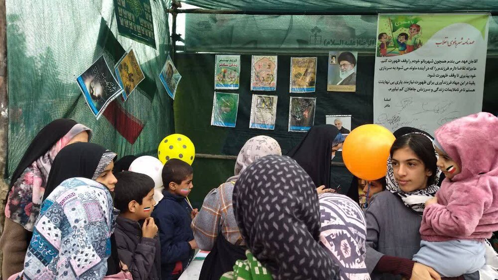 برپایی خیمه های ایران جوان در مراسم راهپیمایی ۲۲ بهمن در خراسان جنوبی