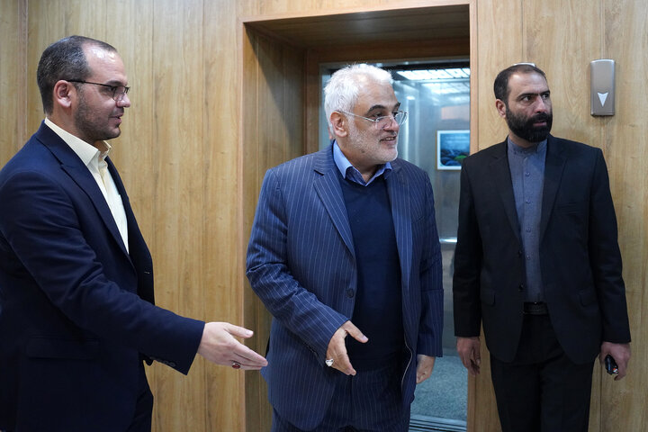 دیدار رئیس دانشگاه آزاد با رئیس ستاد اجرایی فرمان امام