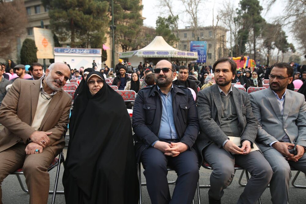 تجلیل بنیاد ۱۵ خرداد از ۲۲۰ زوج دانشجوی دارای ۳ فرزند و بیشتر