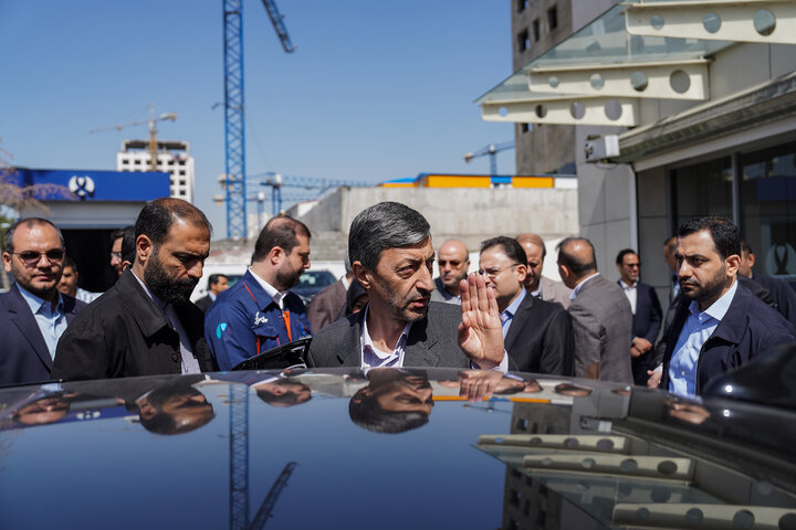 بازدید رئیس ستاد اجرایی فرمان امام از بیمارستان تخصصی سرطان برکت