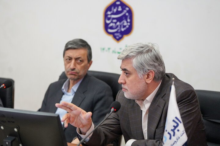 بازدید رئیس ستاد اجرایی فرمان امام از شرکت داروسازی البرزدارو