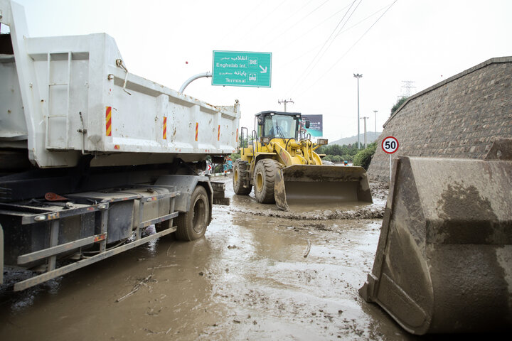 امدادرسانی ستاد اجرایی فرمان امام در مناطق سیل زده استان خراسان رضوی/ پرداخت تسهیلات قرض‌الحسنه به کسب و کارهای آسیب‌دیده