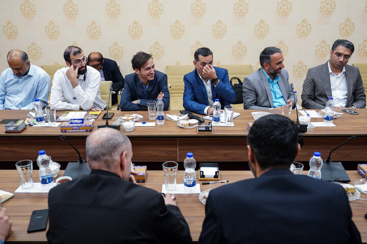 جلسه بررسی عملکرد موسسه دانش بنیان برکت با رئیس ستاد اجرایی فرمان امام