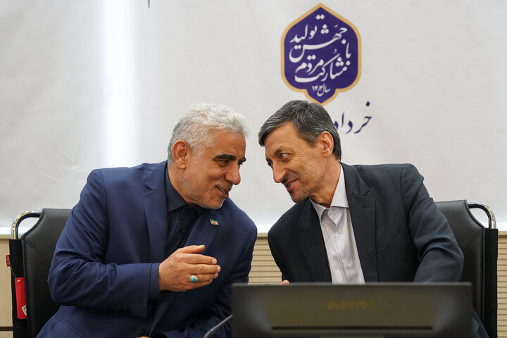 بازدید رئیس ستاد اجرایی فرمان امام از شرکت داروسازی سبحان دارو