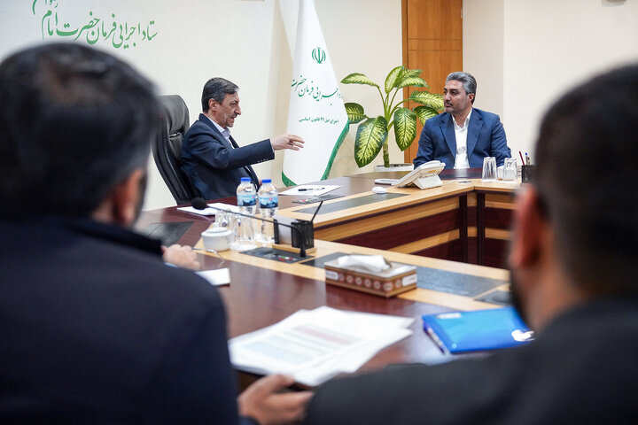 دیدار حاکم ممکان نماینده مردم ارومیه در مجلس شورای اسلامی با رئیس ستاد اجرایی فرمان امام