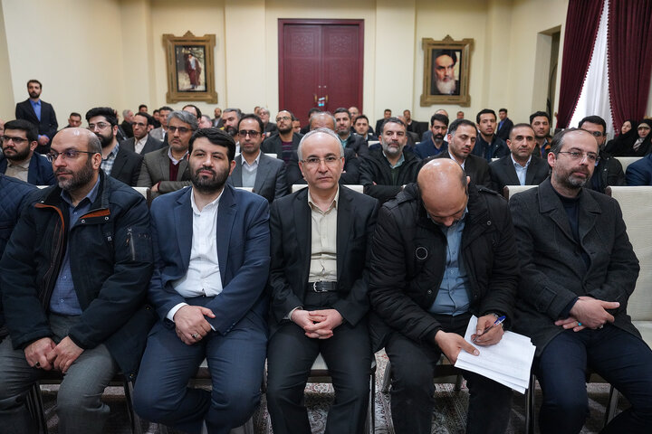 دیدار رئیس و کارکنان ستاد اجرایی فرمان امام با حجت الاسلام و المسلمین سید حسن خمینی