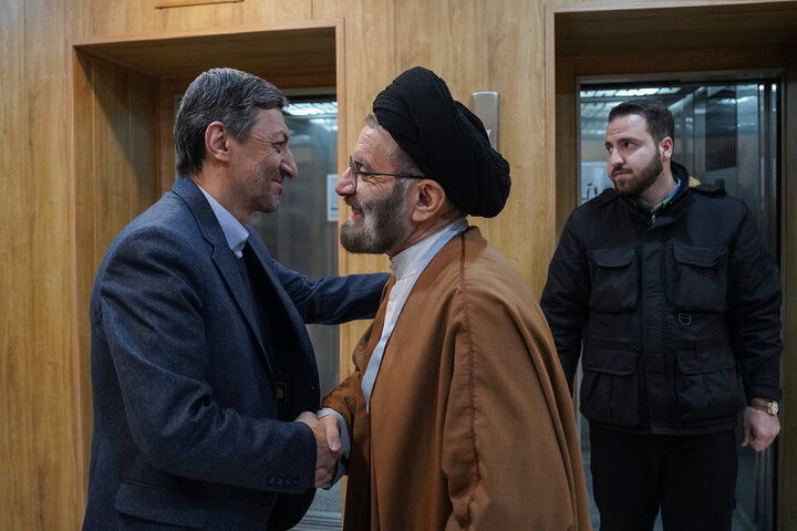 دیدار نماینده ولی فقیه و استاندار لرستان با رئیس ستاد اجرایی فرمان امام