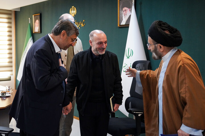 دیدار نماینده ولی فقیه و استاندار لرستان با رئیس ستاد اجرایی فرمان امام