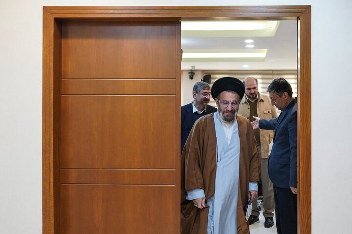 دیدار نماینده ولی فقیه و استاندار لرستان با رئیس ستاد اجرایی فرمان امام