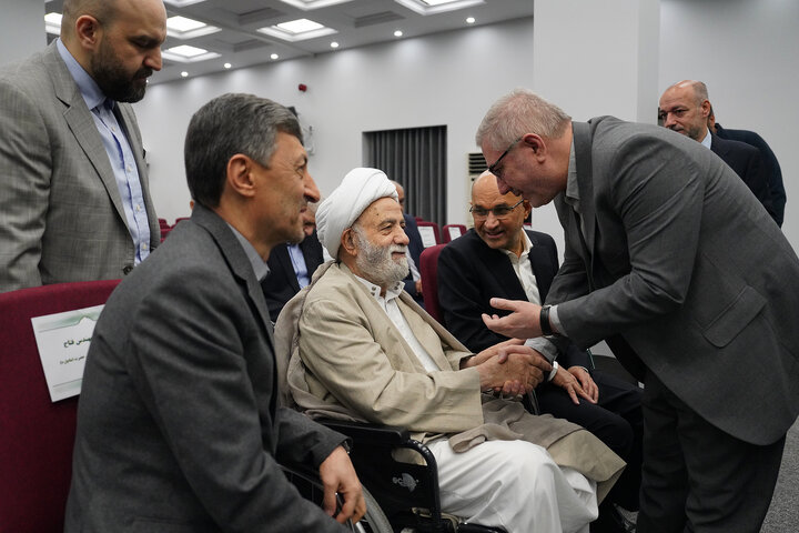 نشست سراسری مدیران ستاد اجرایی فرمان امام