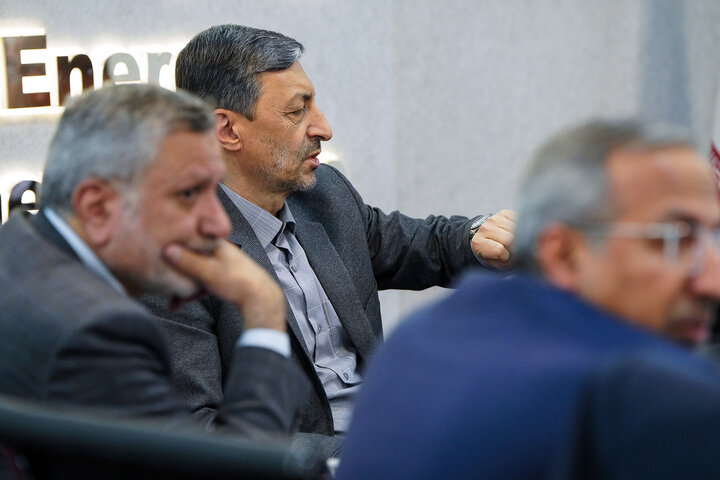 بررسی مسائل گروه توسعه انرژی تدبیر با حضور رئیس ستاد اجرایی فرمان امام