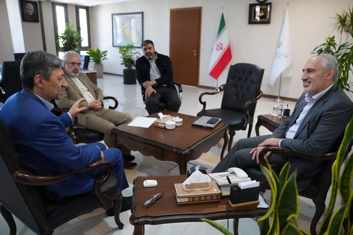 دیدار رئیس سازمان برنامه و بودجه کشور با رئیس ستاد اجرایی فرمان امام