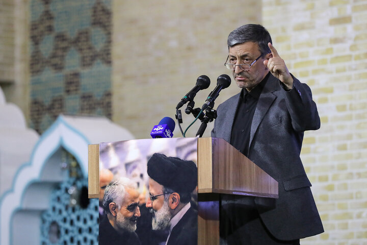 سخنرانی رئیس ستاد اجرایی فرمان امام در مراسم گرامیداشت شهدای خدمت در زنجان 