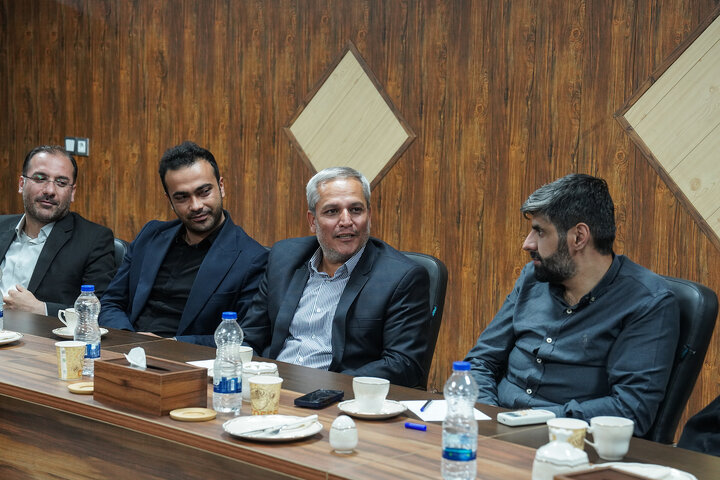 دیدار رئیس ستاد اجرایی فرمان امام با کارکنان ستاد اجرایی فرمان امام در استان آذربایجان شرقی