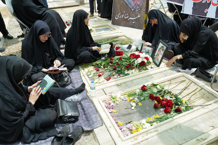 حضور رئیس ستاد اجرایی فرمان امام بر مزار شهدای حملات رژیم صهیونیستی
