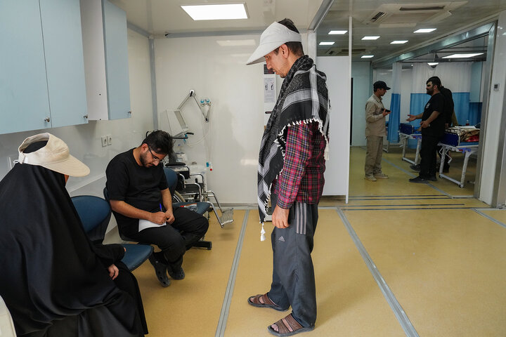 بازدید فتاح از روند خدمت‌رسانی ستاد اجرایی فرمان امام در مرز مهران