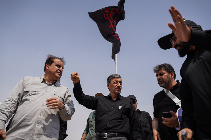 بازدید فتاح از روند خدمت‌رسانی ستاد اجرایی فرمان امام در مرز مهران