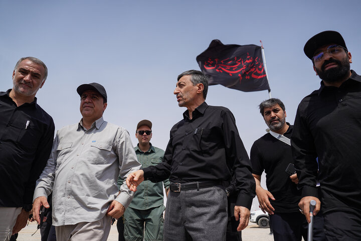 بازدید فتاح از روند خدمت‌رسانی ستاد اجرایی فرمان امام در مرز مهران