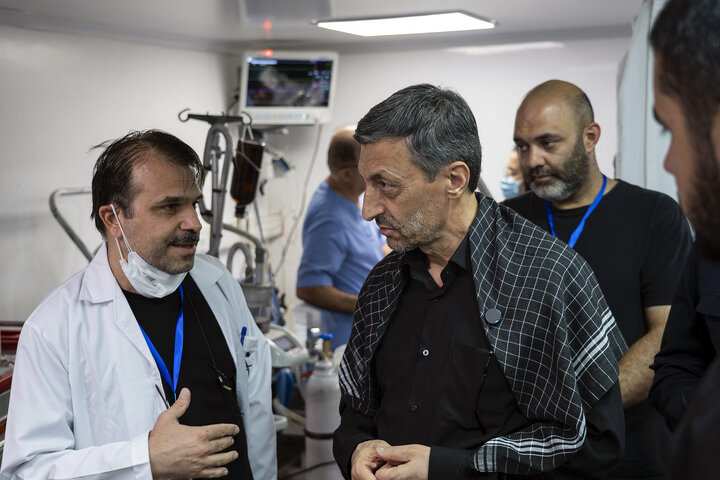 بازدید فتاح از خدمت‌رسانی بیمارستان سیار برکت در طریق الحسین