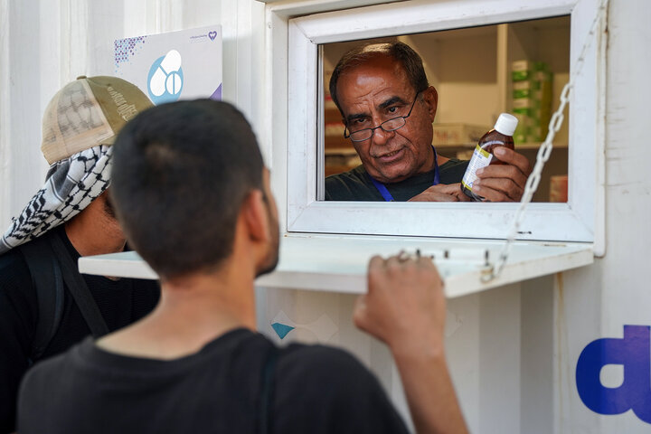 بازدید فتاح از خدمت‌رسانی بیمارستان سیار برکت در طریق الحسین