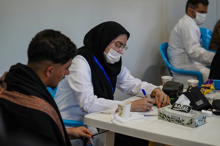 بازدید فتاح از خدمت‌رسانی بیمارستان سیار برکت در طریق الحسین