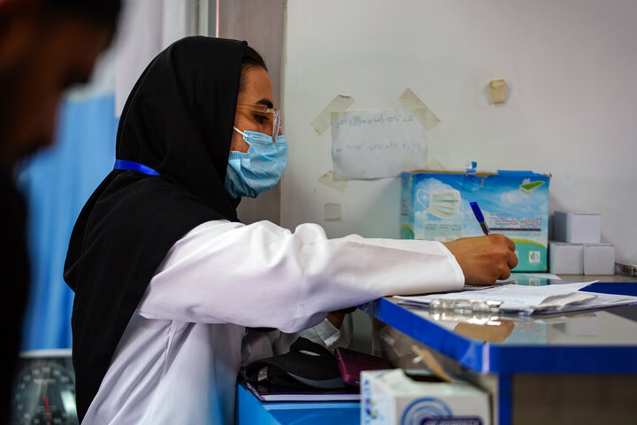 بازدید فتاح از خدمت‌رسانی بیمارستان سیار برکت در طریق الحسین