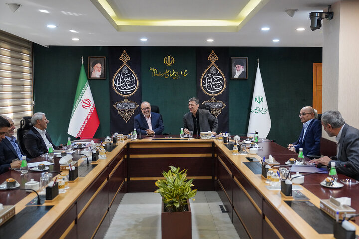 دیدار رئیس صندوق توسعه ملی با رئیس ستاد اجرایی فرمان امام