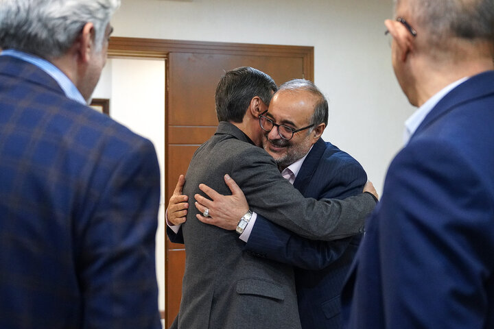 دیدار رئیس صندوق توسعه ملی با رئیس ستاد اجرایی فرمان امام