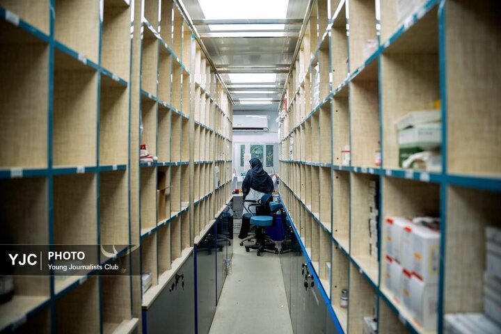 از نگاه رسانه/ خدمت‌رسانی بیمارستان سیار برکت در عمود ۹۸۹ به زائران اربعین حسینی