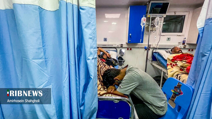 از نگاه رسانه/ خدمت‌رسانی بیمارستان سیار برکت در عمود ۹۸۹ به زائران اربعین حسینی