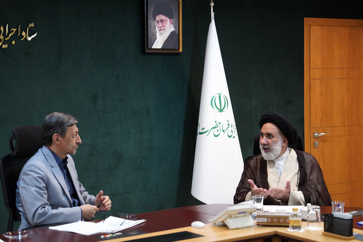 دیدار حجت الاسلام سید ابوالحسن فاطمی امام جمعه مردم شهرکرد با رئیس ستاد اجرایی فرمان امام