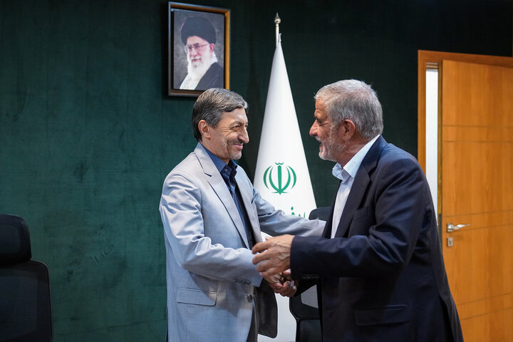 دیدار محمدصالح جوکار نماینده مردم یزد و اشکذر در مجلس شورای اسلامی با رئیس ستاد اجرایی فرمان امام