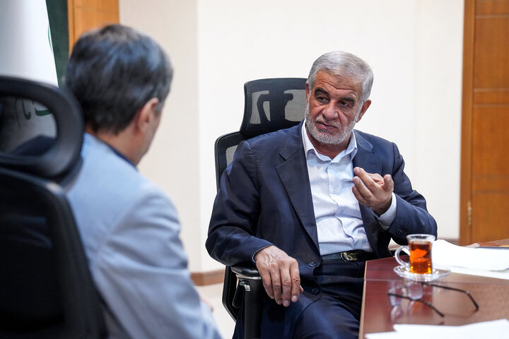 دیدار محمدصالح جوکار نماینده مردم یزد و اشکذر در مجلس شورای اسلامی با رئیس ستاد اجرایی فرمان امام