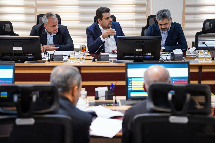 بررسی عملکرد شرکت فولاد شهید جهان‌آرا