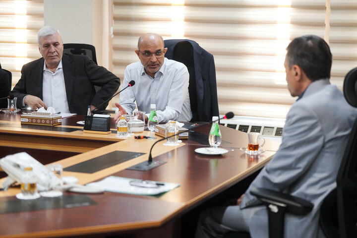 بررسی عملکرد شرکت‌های تولید نیروی برق آبادان و اروند