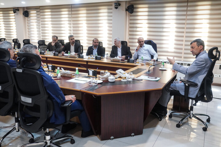 بررسی عملکرد شرکت‌های تولید نیروی برق آبادان و اروند