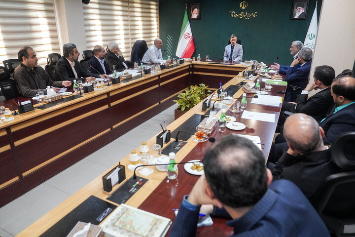 بررسی عملکرد شرکت‌های تولید نیروی برق آبادان و اروند