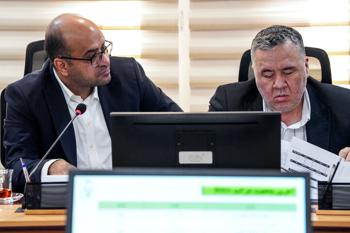 بررسی عملکرد کاغذ سبز خوزستان و قند شهدای دزفول