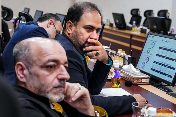 بررسی عملکرد کاغذ سبز خوزستان و قند شهدای دزفول