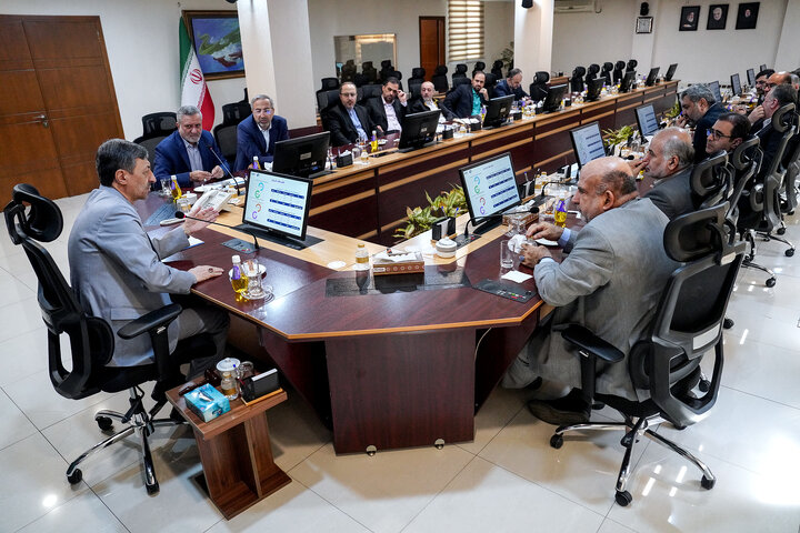 بررسی عملکرد کاغذ سبز خوزستان و قند شهدای دزفول